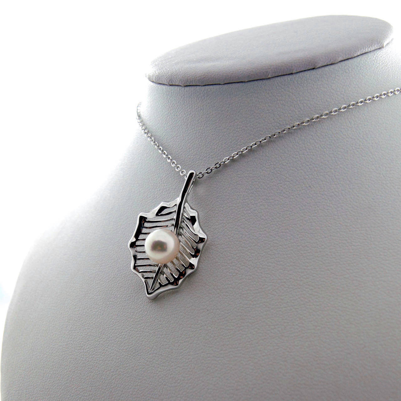 アコヤ真珠 一粒 ペンダントネックレス 葉っぱ s925 金属アレルギー対応