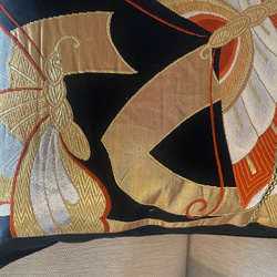 2598日本の御土産に！豪華刺繍の袋帯リメイク正絹クッションカバー40✖️40cm 3枚目の画像