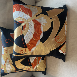2599日本の御土産に！豪華刺繍の袋帯リメイク正絹クッションカバー40✖️40cm 6枚目の画像