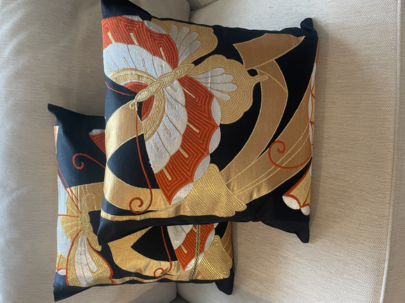 2599日本の御土産に！豪華刺繍の袋帯リメイク正絹クッションカバー40✖️40cm 6枚目の画像