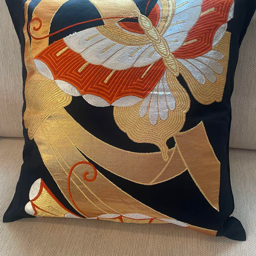 2446豪華刺繍の袋帯リメイク　正絹クッションカバー2枚セット40cm✖️40cm 2599日本の御土産に！豪華刺繍の袋帯リメイク正絹クッション