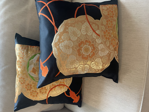 2605日本の御土産に！豪華刺繍の袋帯リメイク正絹クッションカバー40✖️40cm 6枚目の画像