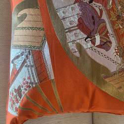 2607日本の御土産に！豪華刺繍の袋帯リメイク正絹クッションカバー40✖️40cm 3枚目の画像