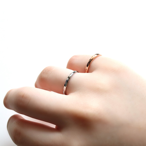 ☆人気☆つけっぱなしOK 錆びないサージカルステンレス【極細 2mm