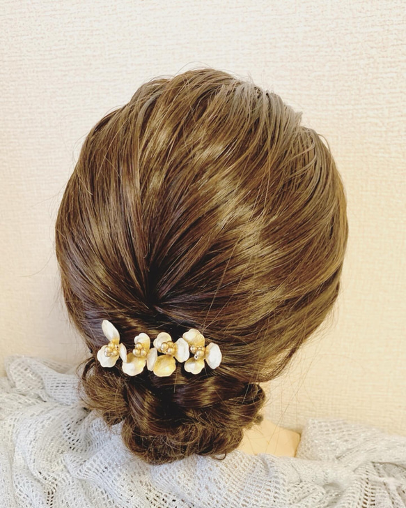 ユーピン　4本　ゴールドフラワー　お呼ばれ　ヘアアレンジ　結婚式　成人式　振袖　卒業式袴　髪飾り　アンティーク　真鍮 3枚目の画像