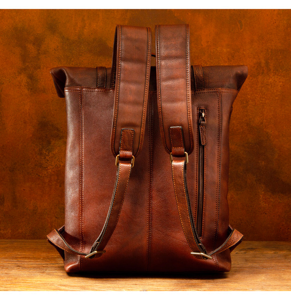 頑丈で厚い植物タンニン鞣し牛革リュック 大容量本革バックパッ 