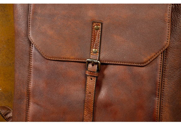 頑丈で厚い植物タンニン鞣し牛革リュック 大容量本革バックパッ 