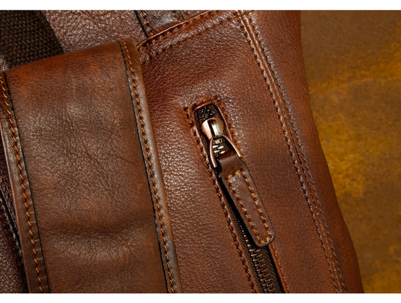 頑丈で厚い植物タンニン鞣し牛革リュック 大容量本革バックパッ 