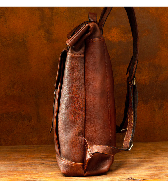 頑丈で厚い植物タンニン鞣し牛革リュック 大容量本革バックパッ 