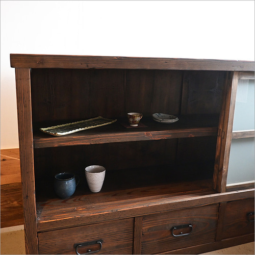 古民家の趣を残すリメイク家具 杉材の水屋箪笥ローボード 食器棚 収納