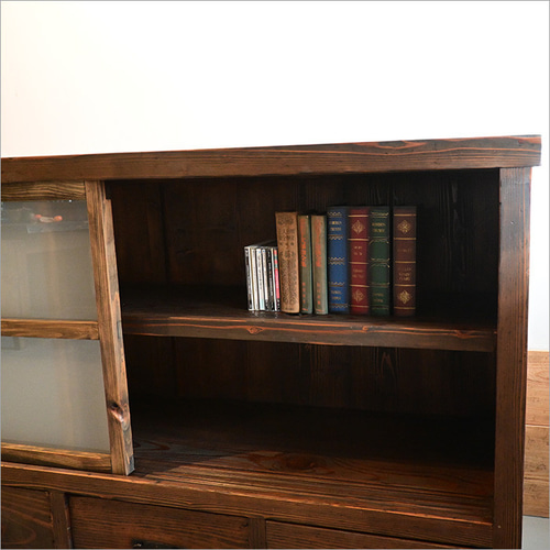 古民家の趣を残すリメイク家具 杉材の水屋箪笥ローボード 食器棚 収納