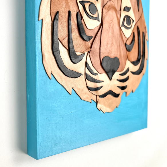 レザーのコラージュアート（トラ）タイガー A4サイズ 木製パネル 原画 5枚目の画像