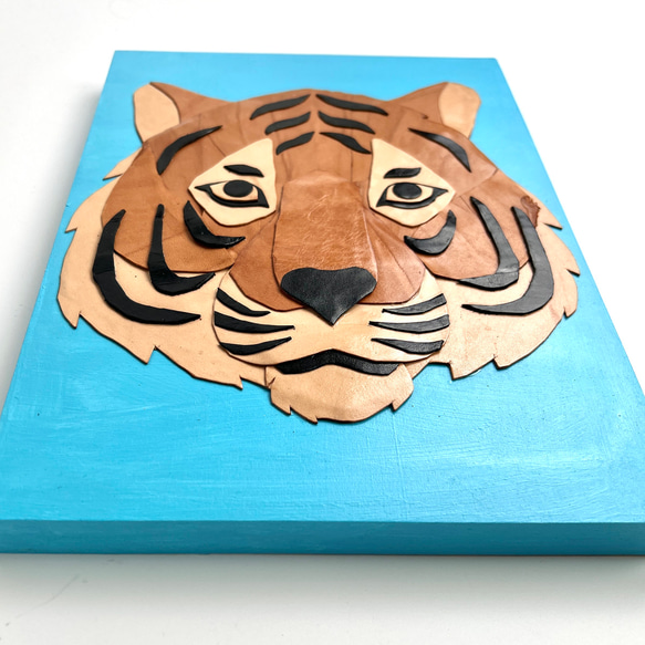 レザーのコラージュアート（トラ）タイガー A4サイズ 木製パネル 原画 6枚目の画像