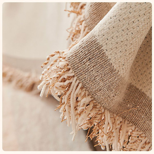 ベージュ編み込みブランケット フリンジ付き ベージュ編み込みブランケット フリンジ付き ベージュ編み込み