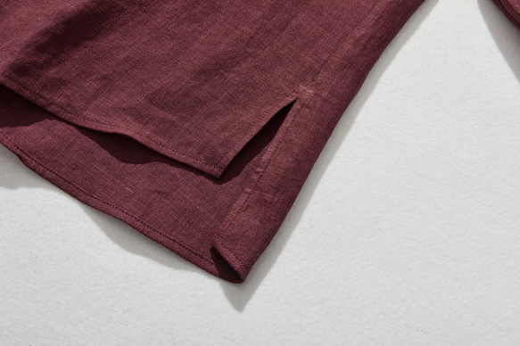 亞麻荷葉邊襯衫，帶有引人注目的門襟細節 100% 亞麻 深紅色，略帶紫色調 240409-5 第6張的照片