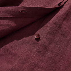 亞麻荷葉邊襯衫，帶有引人注目的門襟細節 100% 亞麻 深紅色，略帶紫色調 240409-5 第5張的照片