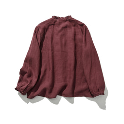 亞麻荷葉邊襯衫，帶有引人注目的門襟細節 100% 亞麻 深紅色，略帶紫色調 240409-5 第8張的照片