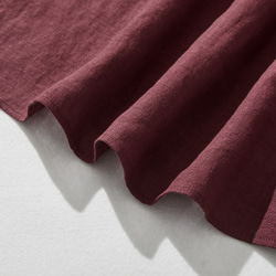 亞麻荷葉邊襯衫，帶有引人注目的門襟細節 100% 亞麻 深紅色，略帶紫色調 240409-5 第10張的照片