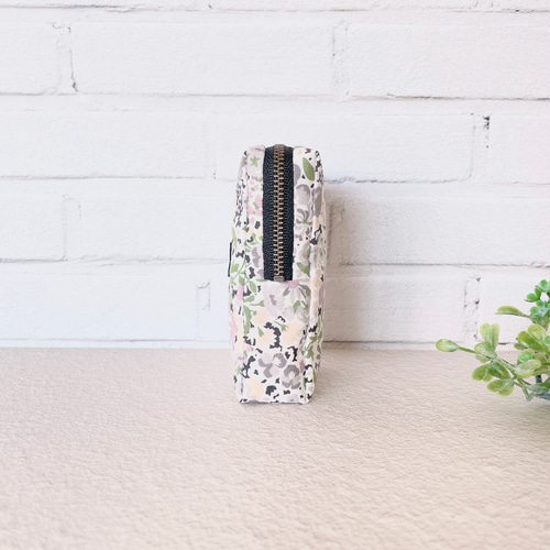 縦型ポーチ（シルエットフラワー グレーピンク） ポーチ daiko