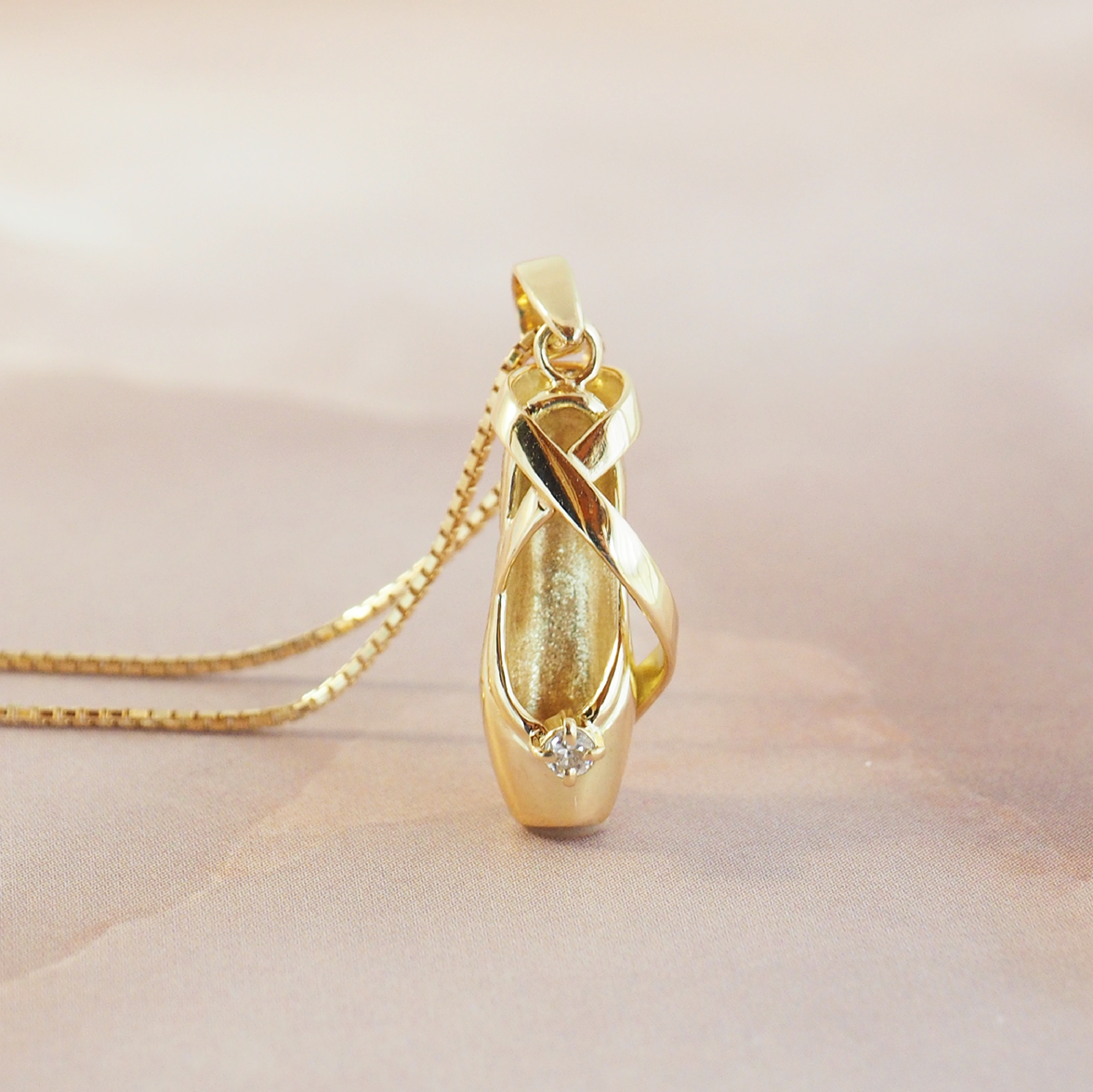 18金　バレエ トウシューズ ペンダント「エトワール」 K18