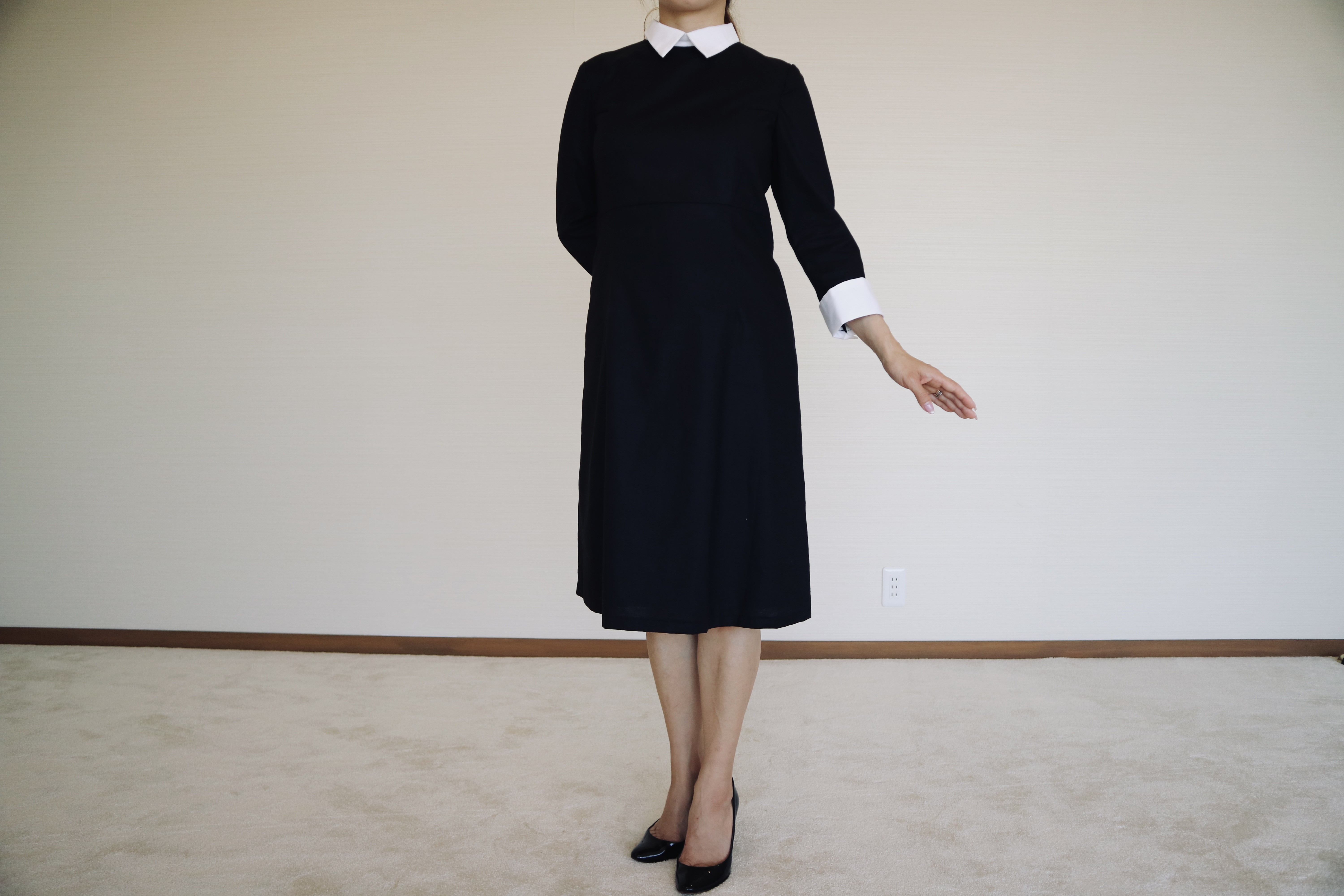 ~Severine~昼顔のドレス　Black Dress with White color and cuffs.