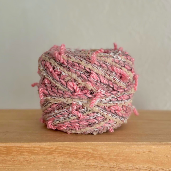 引き揃え毛糸玉*ピンクカール×ベージュスラリット 毛糸 Decora 通販