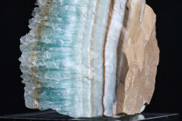 ミルフィーユ的美造形 パステルカラー 天然 アラゴナイト39g天然石 鉱物 標本｜アフガニスタン ヘルマンド州産 6枚目の画像