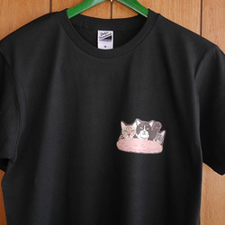 new猫半袖Tシャツ黒/挙手 1枚目の画像