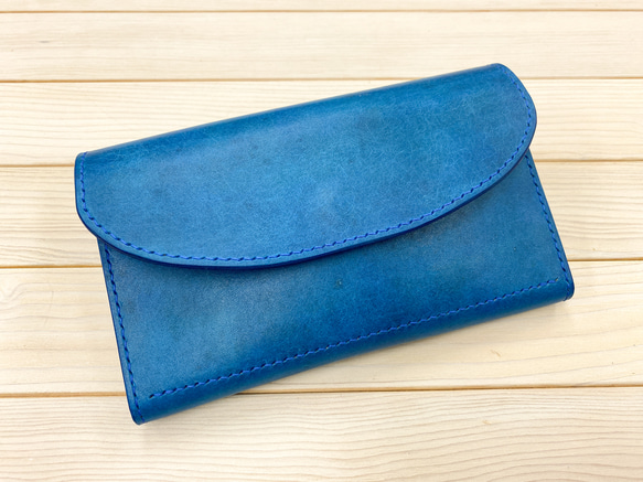 シンプルな小さめの長財布（ブルー） 1枚目の画像
