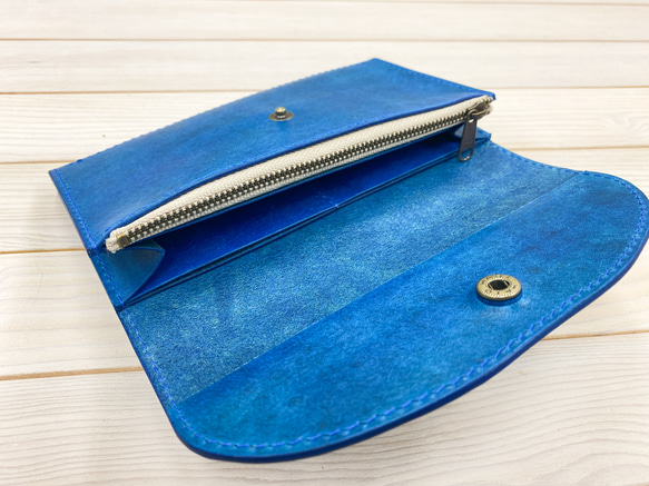 シンプルな小さめの長財布（ブルー） 5枚目の画像
