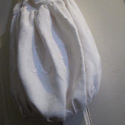 フランスアンティークダマスク織りリネンイニシャル刺繍のバルーンシルエットバッグ 6枚目の画像