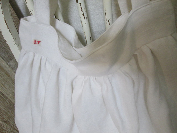 フランスアンティークダマスク織りリネンイニシャル刺繍のバルーンシルエットバッグ 3枚目の画像