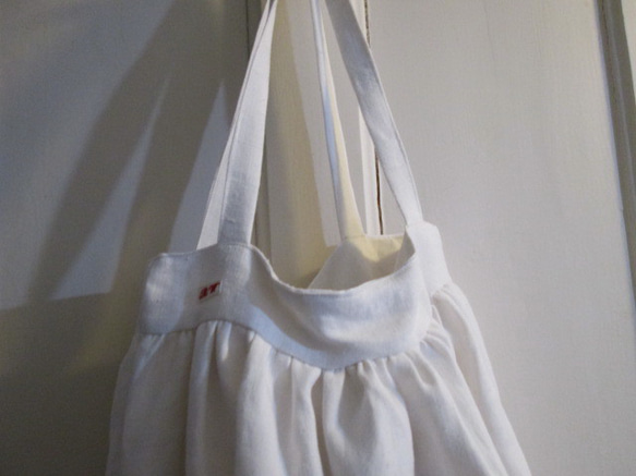 フランスアンティークダマスク織りリネンイニシャル刺繍のバルーンシルエットバッグ 11枚目の画像