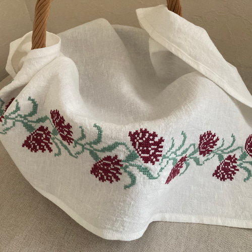 ホワイトリネンクロス カーネーション手刺繍 その他キッチン小物 Ha