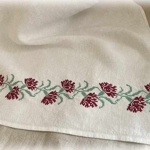 ホワイトリネンクロス カーネーション手刺繍 その他キッチン小物 Ha