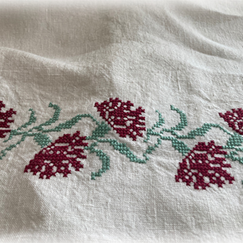 アンティーク ホワイトニードルワークsabaレース梯子刺繍 レッドリネンクロス アンティーク ホワイトニードルワークsabaレース梯子刺繍 レッドリネン
