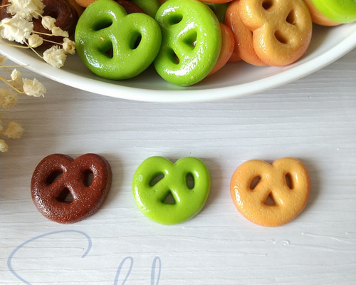 5個】プレッツェル クッキー【デコパーツ】 D-0330 デコパーツ