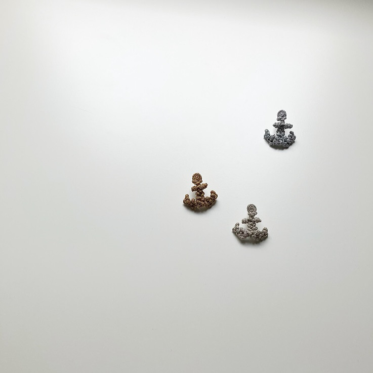 イカリのピアスとイヤリング 6,120円