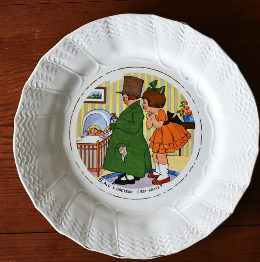 1930年代SARRGUEMINES"ビコットとスージー"　プレート【s0001】