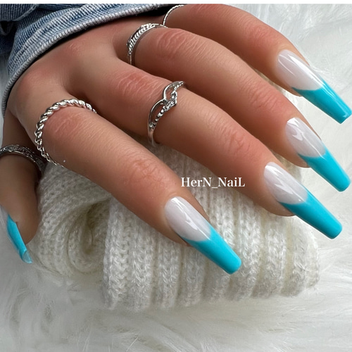 ターコイズブルーフレンチネイルチップ ネイルチップ（つけ爪） HerN