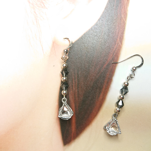 △1153-ジュエリークリップ三角クリアピアス△ ピアス（フック 