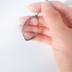 【ifumé】大きめオーバルの細革紐ロングネックレス 金属アレルギー対応 サージカルステンレス 13枚目の画像