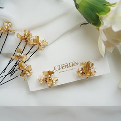［ sample sale ］gold flower petit earrings 2枚目の画像