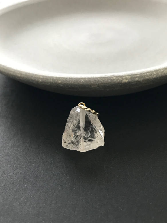 氷のような水晶♚ペンダントトップ 8枚目の画像
