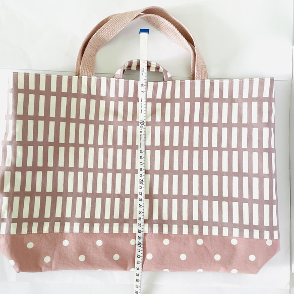 大きめ北欧格子スモーキーラベンダーレッスンバッグ　くすみピンク水玉切替　35×45 持ち手くすみピンク 9枚目の画像
