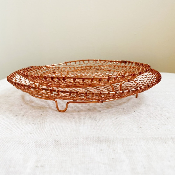 銅線で編んだ手編みの水切り皿　小サイズ直径約15cm 6枚目の画像
