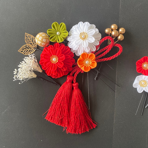 つまみ細工の髪飾り 赤×白 七五三用髪飾り 卒業式髪飾り 成人式髪飾り