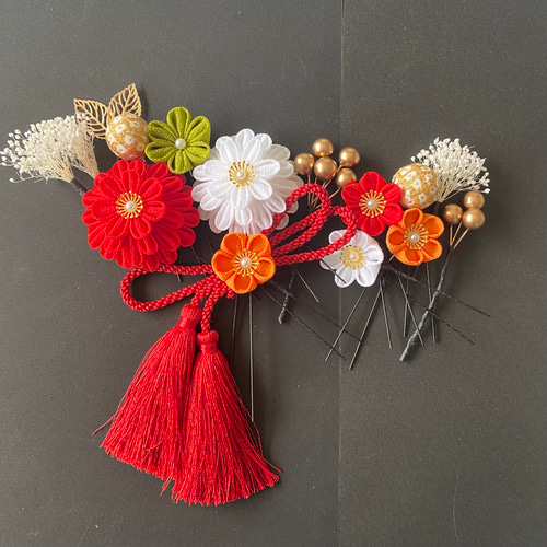 つまみ細工の髪飾り 赤×白 七五三用髪飾り 卒業式髪飾り 成人式髪飾り