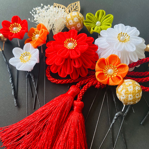 つまみ細工 髪飾り 成人式 七五三 つまみ細工】花の髪飾り【七五三 卒業式 成人式】Flower KANZASHI