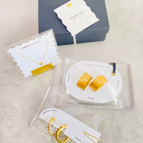 ハルカ@次回発送予定日▶︎3/18台紙名入れオーダー No.1000 ゆるやかウェーブのアクセサリー台紙 セミオーダー 名